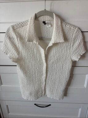 H&M Cream Textured Short-Sleeve Button-Down Shirt